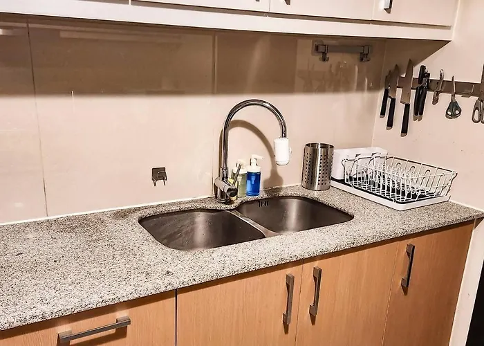Apartment Spacious Executive 3br With Ps4 & Bathtub In Bgc